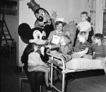 Mickey And Pals In Town
