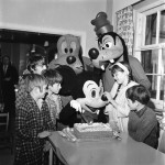 Mickey And Pals In Town