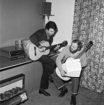 They Aim To Teach Classical Guitar Playing