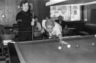 Gee, Coombe in cue semi-finals